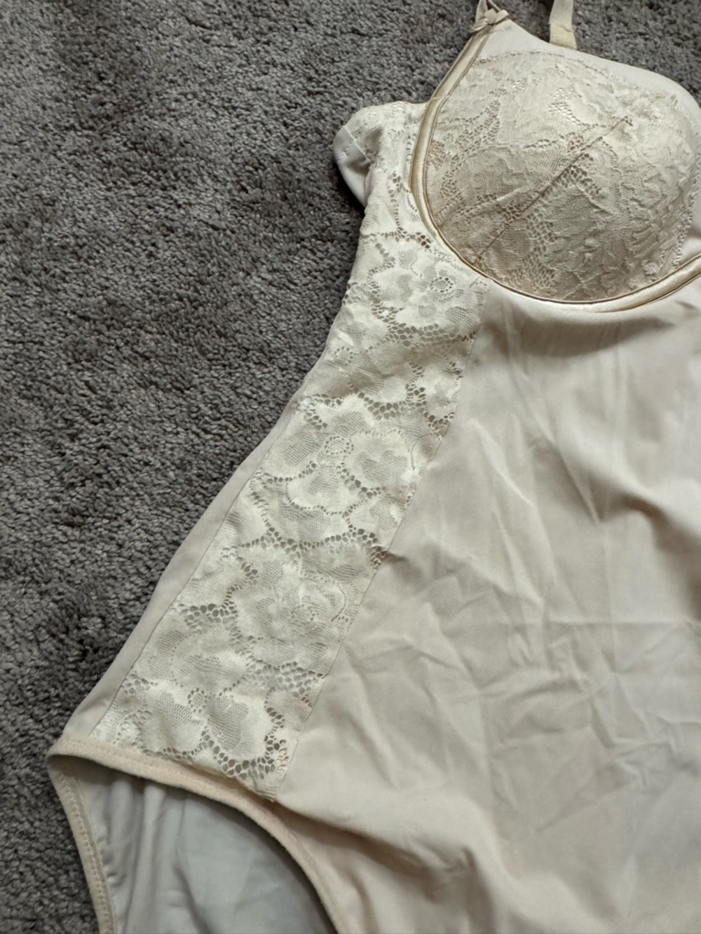 Maidenform Shapewear Bodysuit Beige Underwire Lace Control SIZE 38C - Picture 3 of 7